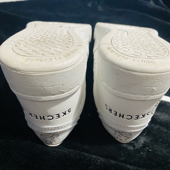 Skechers White Athletic Shoes Retro Design - Picture 4 of 9